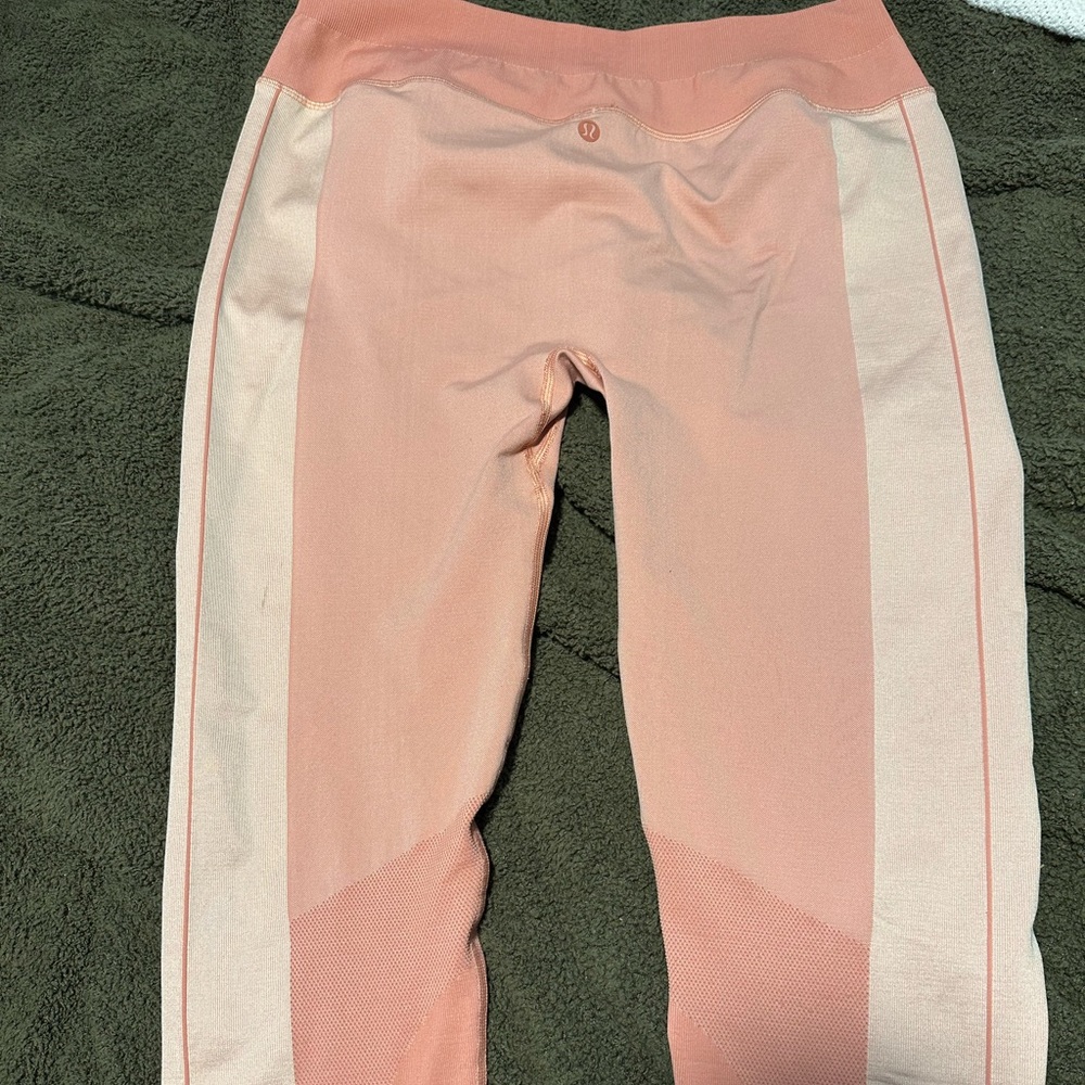 Lululemon size 12 leggings perfect condition